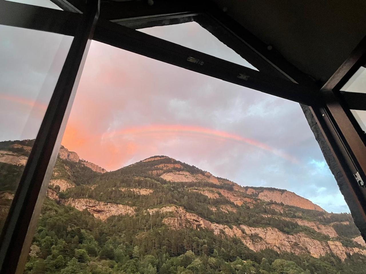 Calmfranc Atico Abuhardillado Con Vistas Al Rio Y La Montana Avistamiento De Ciervos En Canfranc Pueblo Dış mekan fotoğraf